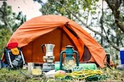Out of camping vs camping: what do you have to know about the campsite?